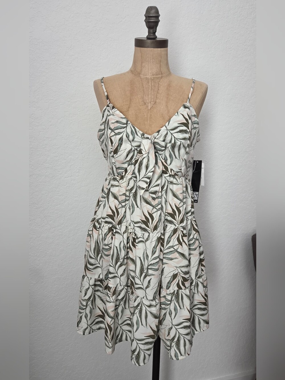Trixxi Green and Cream Leaf-Print Spaghetti Strap Mini Dress
